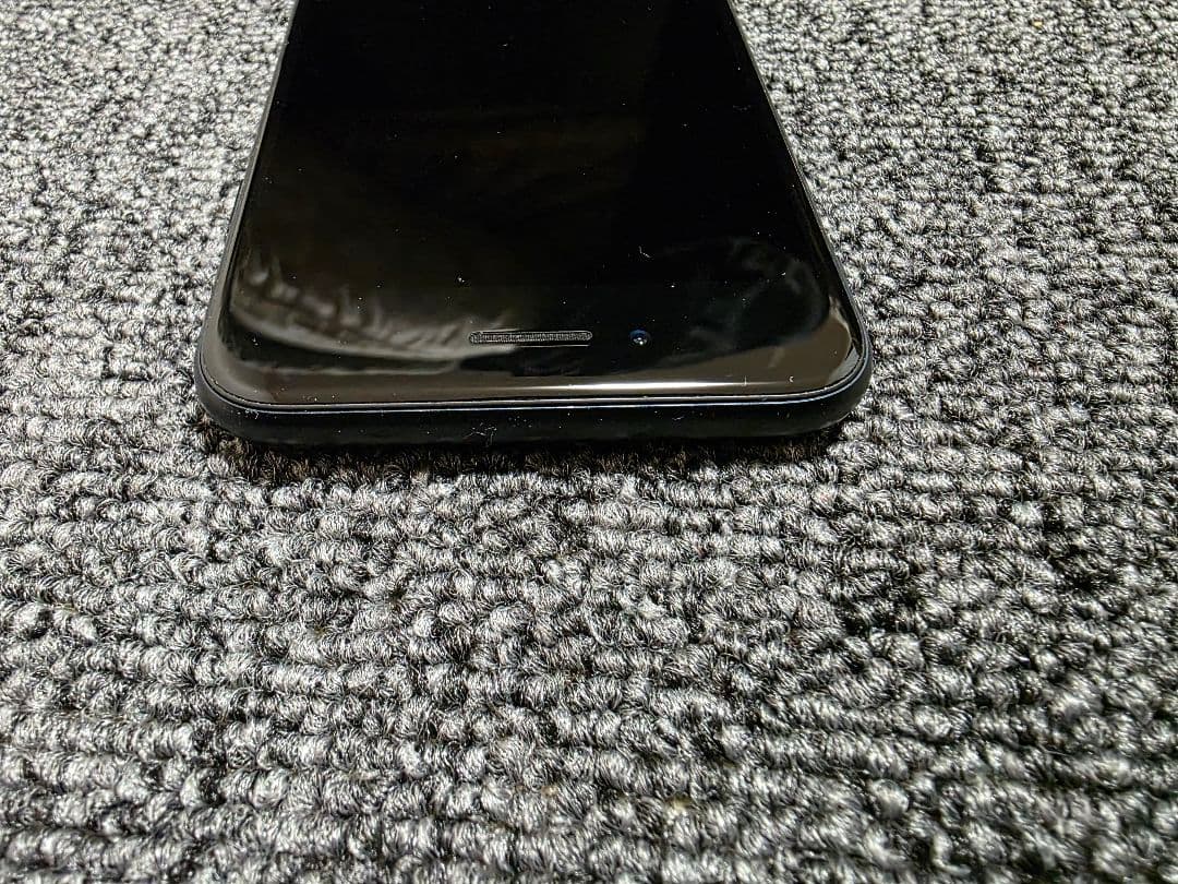 【美品】iphonese 第3世代　64G simフリー　ブラック