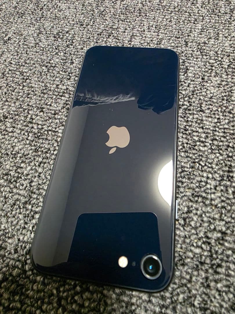 【美品】iphonese 第3世代　64G simフリー　ブラック