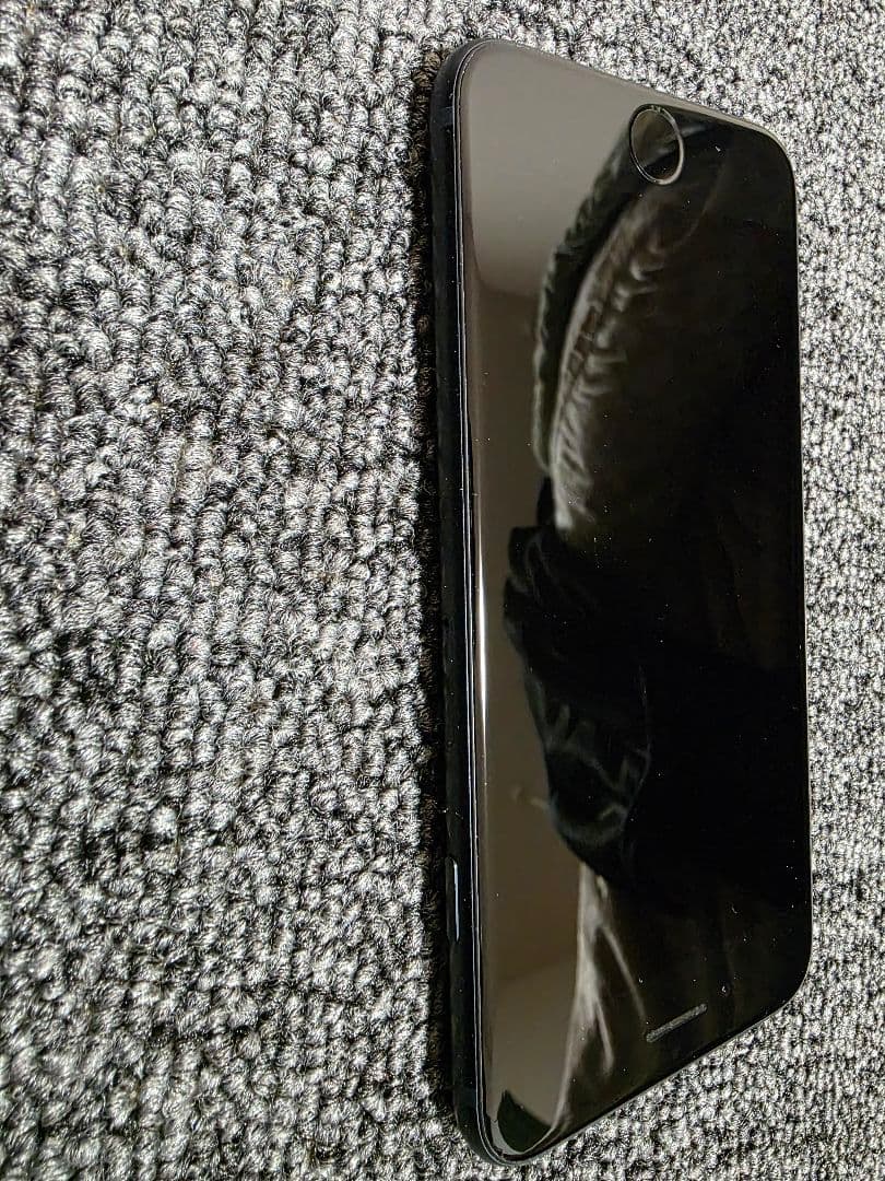 【美品】iphonese 第3世代　64G simフリー　ブラック