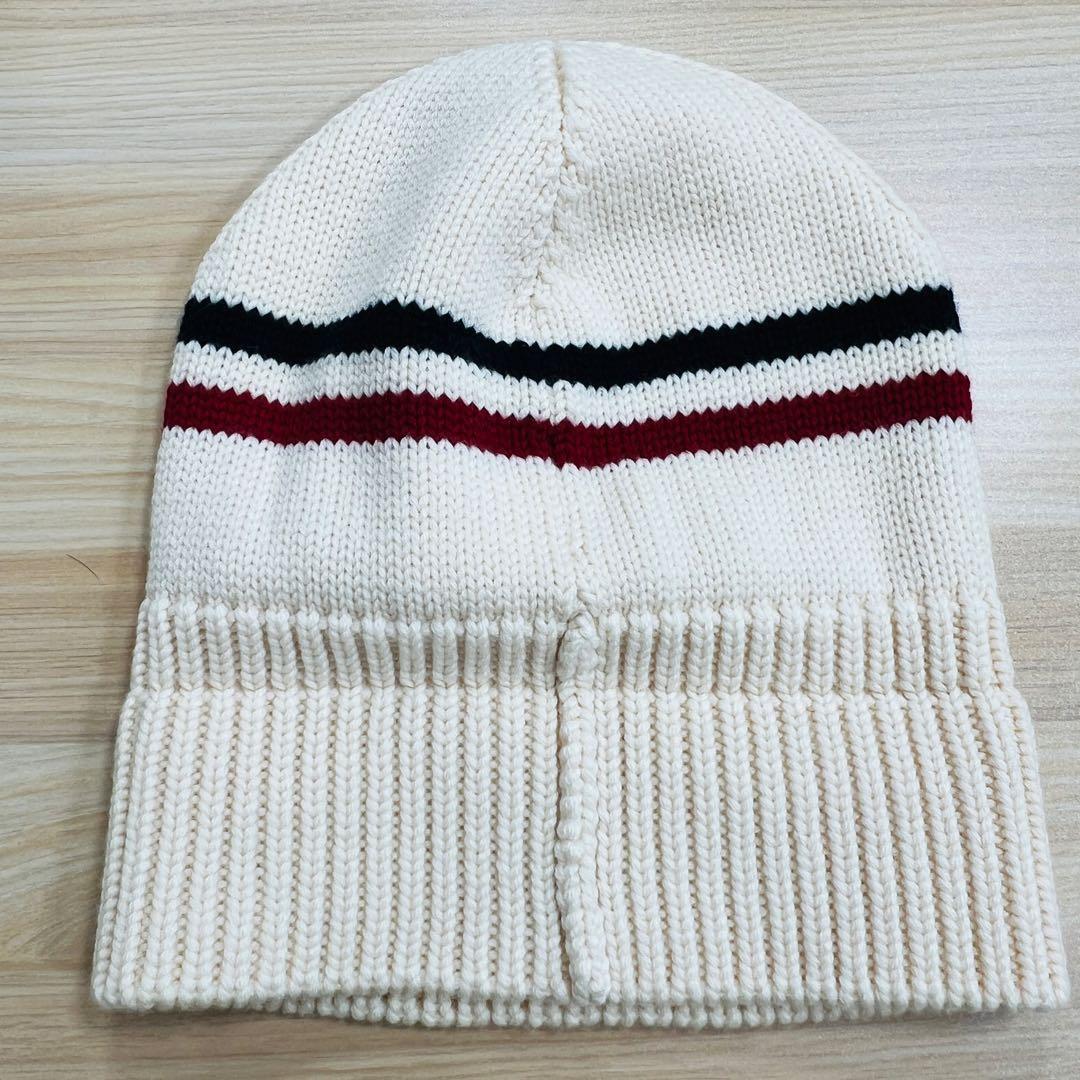 モンクレール ニットキャップ ロゴパッチ オフホワイト