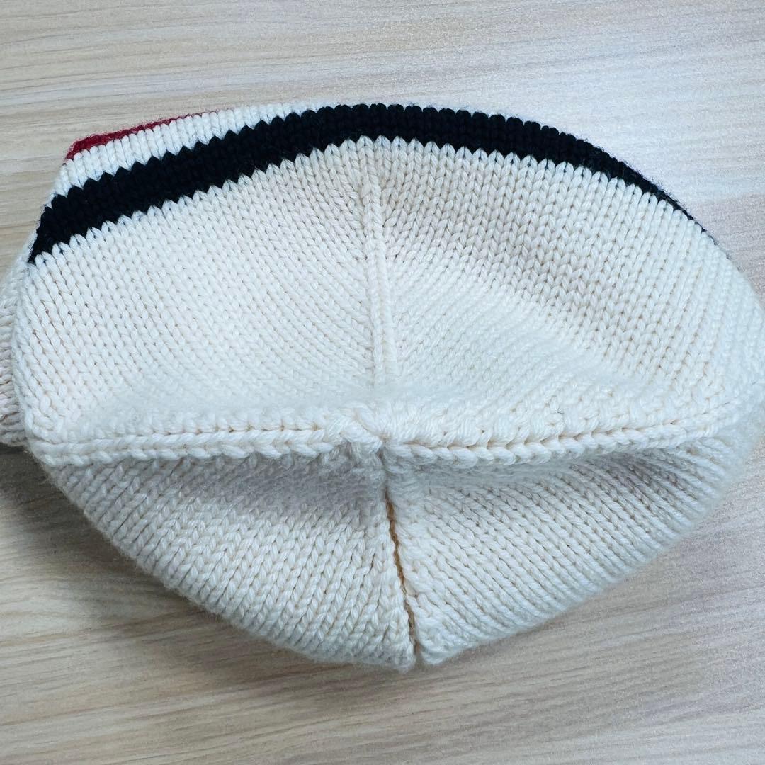 モンクレール ニットキャップ ロゴパッチ オフホワイト