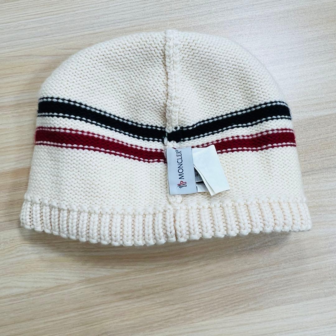 モンクレール ニットキャップ ロゴパッチ オフホワイト