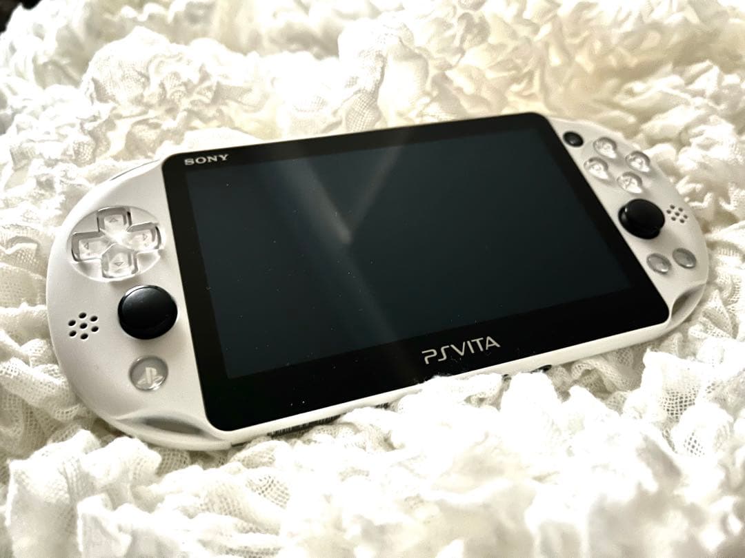 【美品】PSvita 本体・ダンガンロンパソフト3作品セット