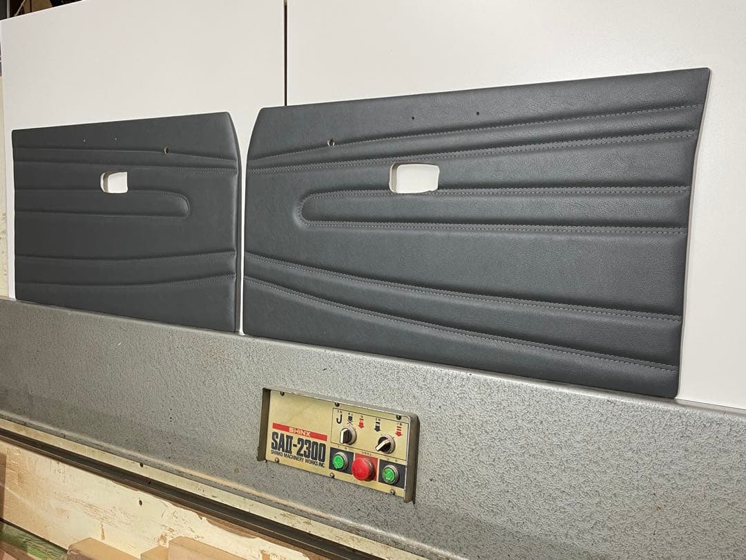 林檎さま専用　サニートラック GB122 フロント左右ドア内張り純正タイプグレー