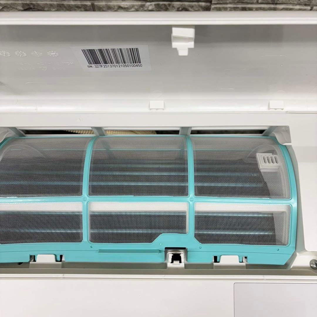 642 東芝　最新ルームエアコン　極美品　容量2.2kw 6畳〜8畳向け