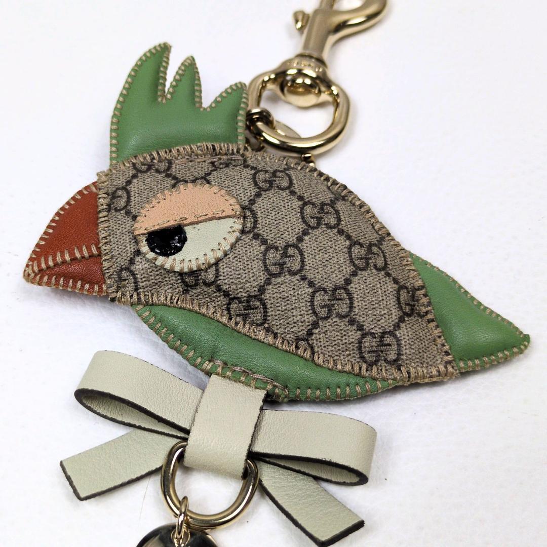 ぬえ グッチ キーホルダー パパガッロ オウム レザー GGキャンバス
