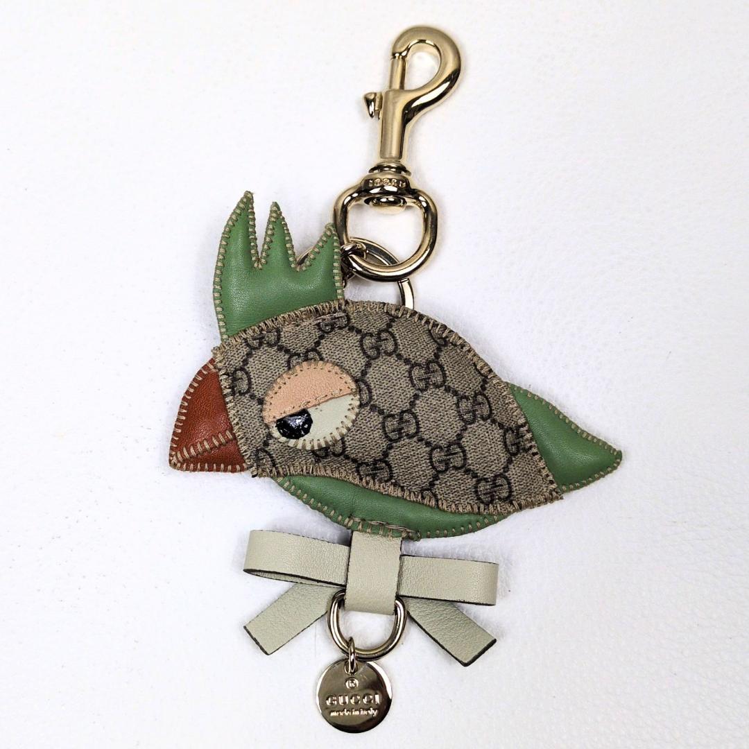 ぬえ グッチ キーホルダー パパガッロ オウム レザー GGキャンバス