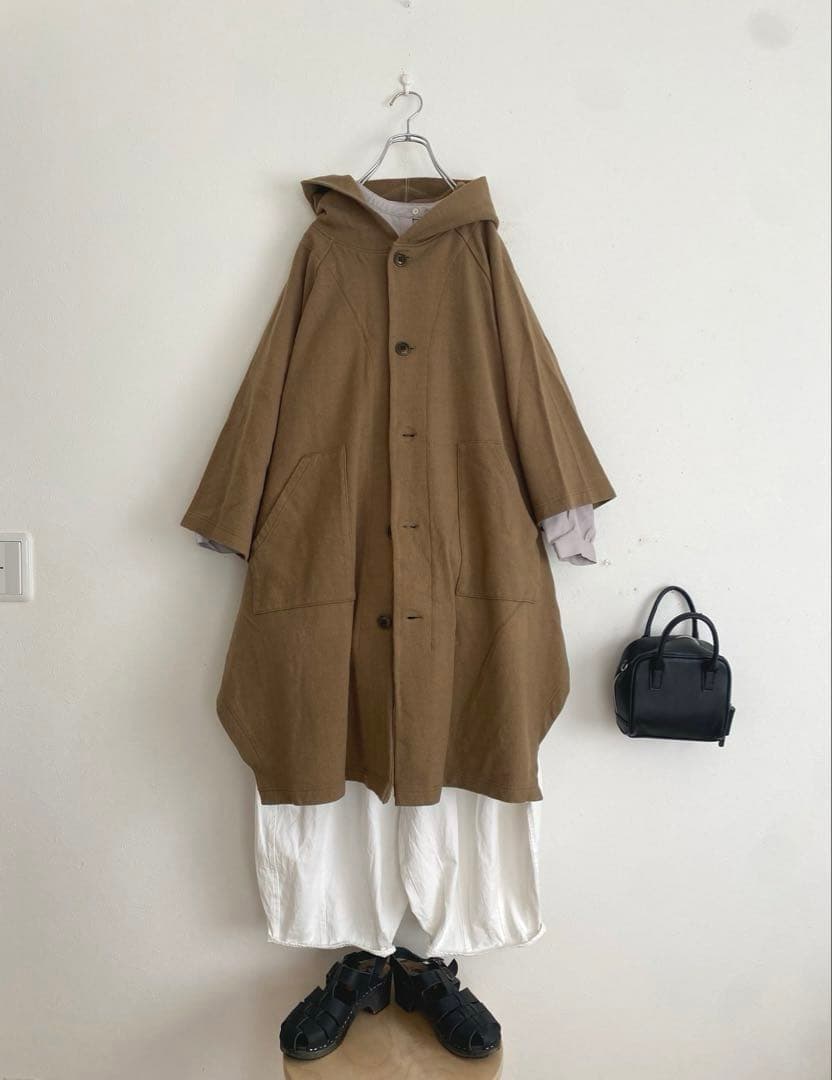 ほぼ未使用　TISSU｜圧縮 ウール ニット ポンチョ コート　ワイド　ベージュ