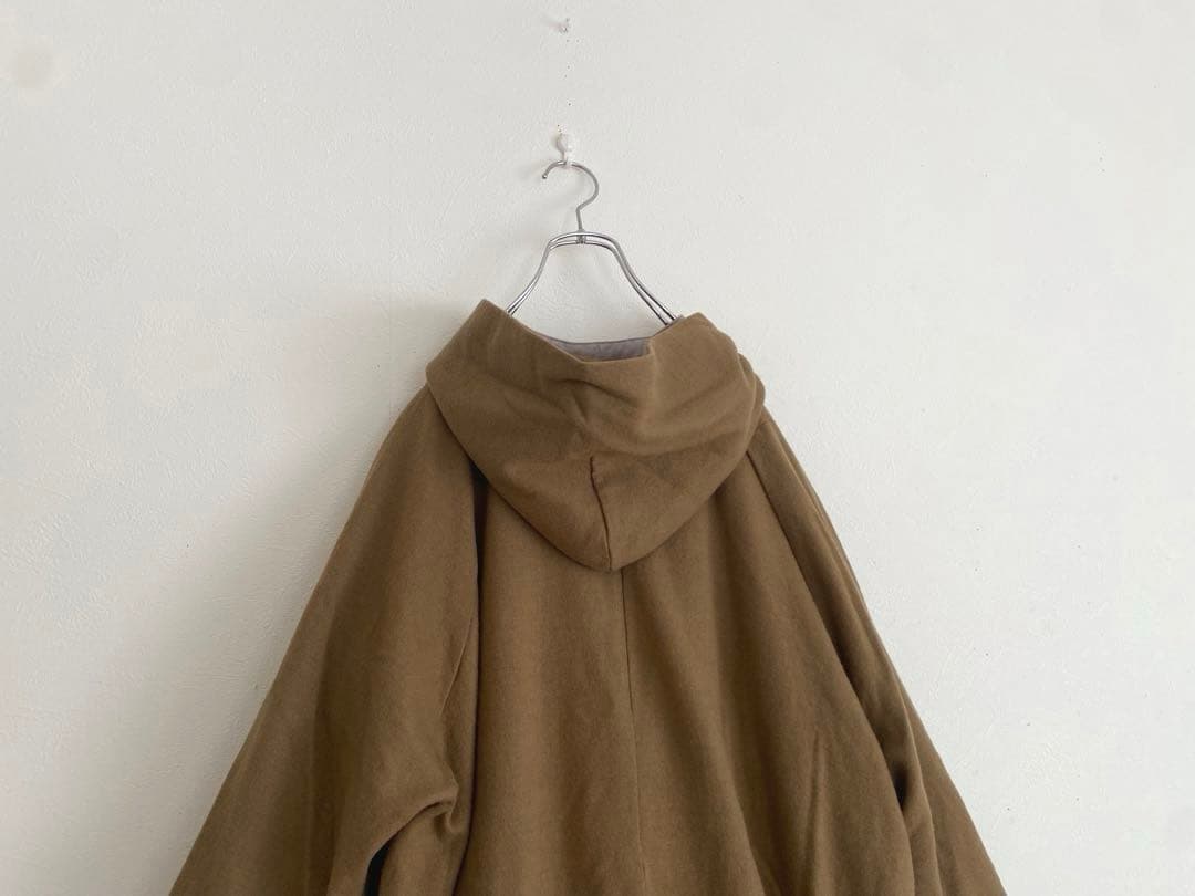 ほぼ未使用　TISSU｜圧縮 ウール ニット ポンチョ コート　ワイド　ベージュ