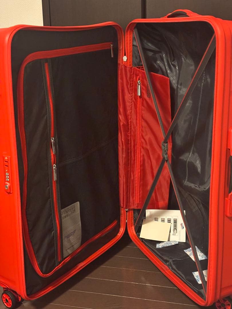 American Tourister 68cm スーツケース
