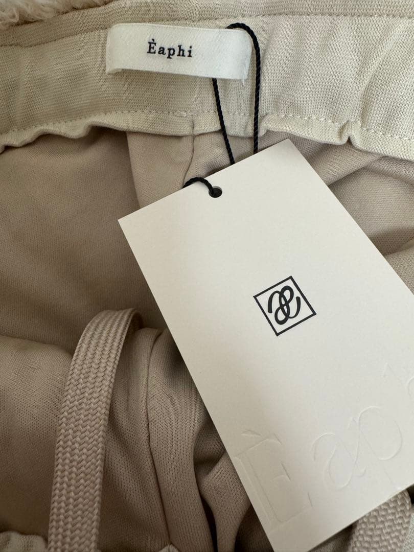 ここEaphi FLUFFY SHORT PANTS