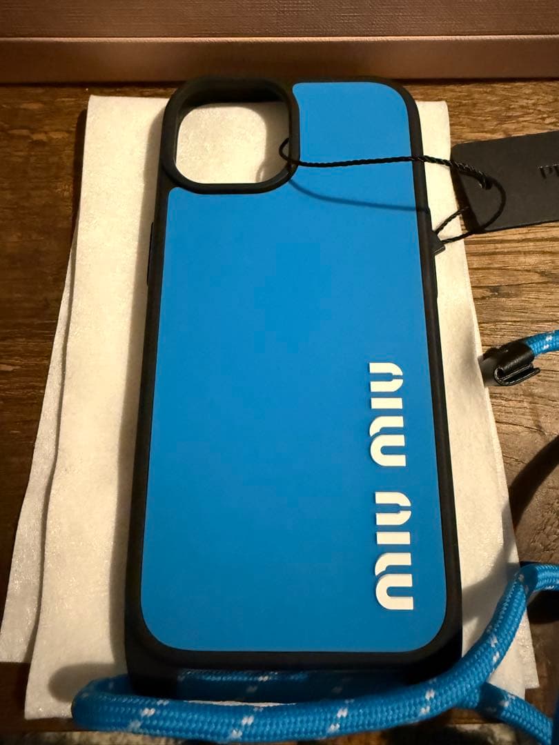 【日本未入荷】MIU MIU iPhone15 スマホケース ブルー　13 14