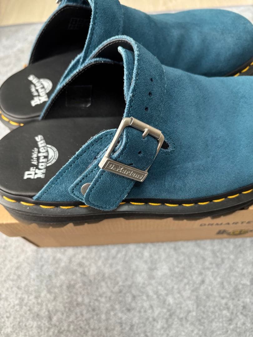 Dr. Martens スエード クロッグサンダル 青