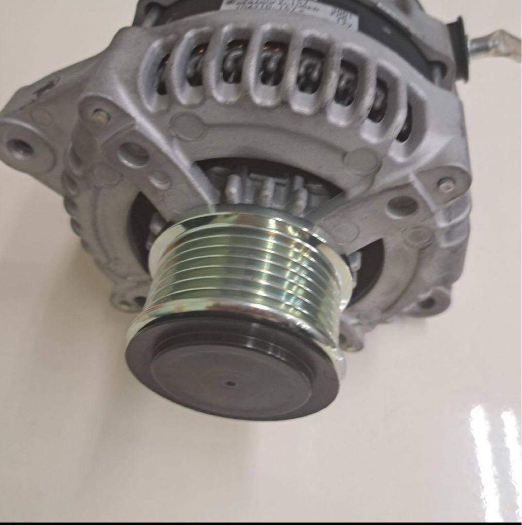 ハイエース　オルタネーター DENSO KDH201V　KDH206V ダイナモ