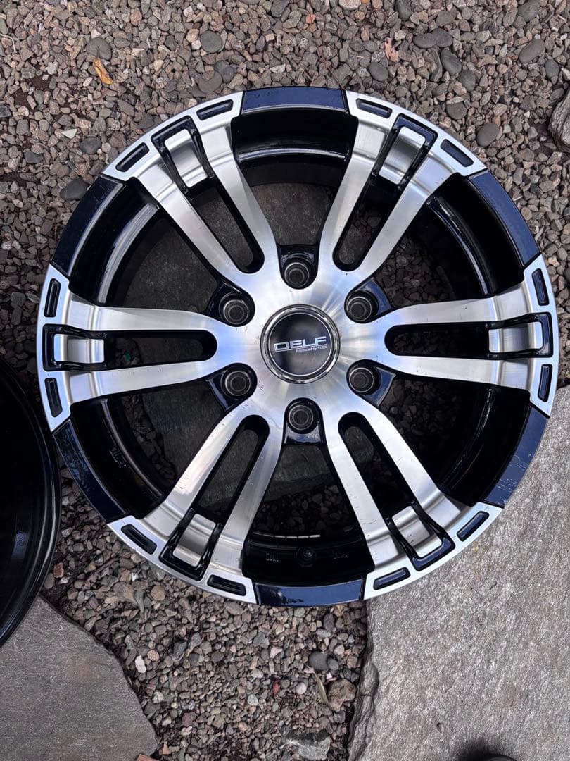 ハイエース　DELFT 17インチ スポークデザインホイール