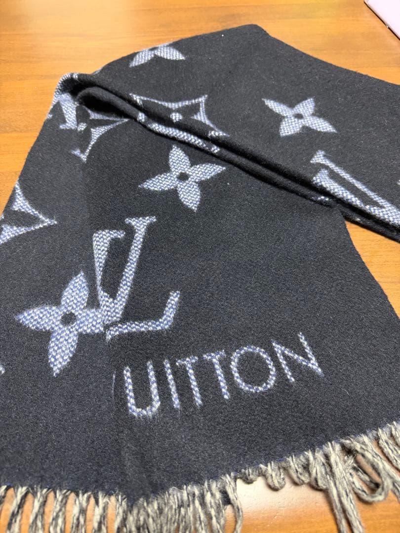 値下げ中M76702Louis Vuitton ネイビー マフラー