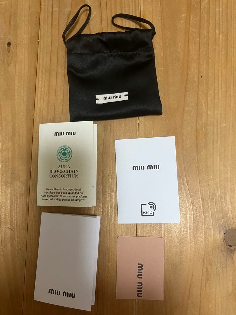 MIU MIU ヘアピン 新品