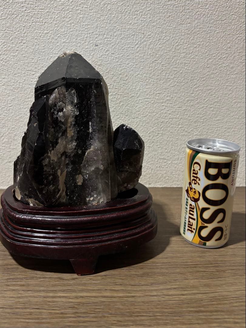 黒水晶　モリオン　原石　木製台座付き　1.9kg 特大結晶　パワーストーン