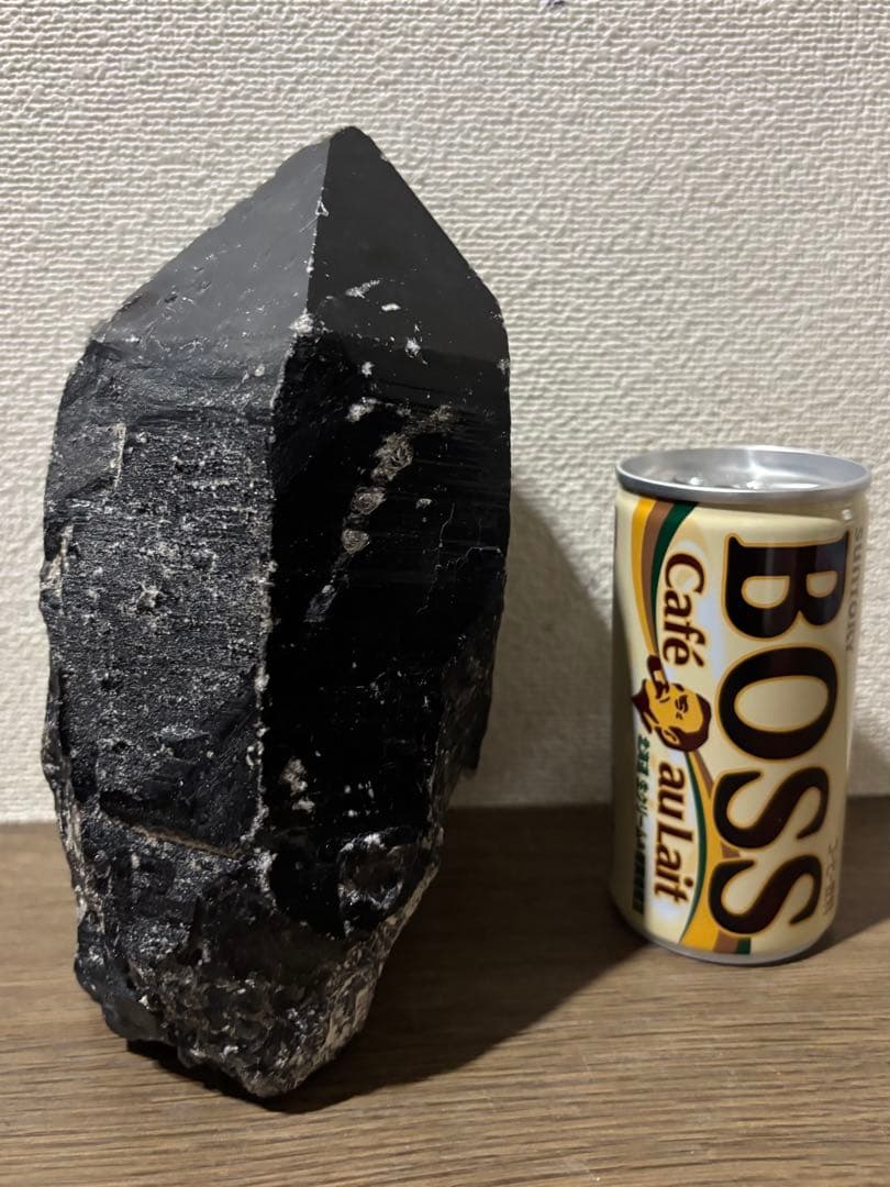 黒水晶　モリオン　原石　木製台座付き　1.9kg 特大結晶　パワーストーン