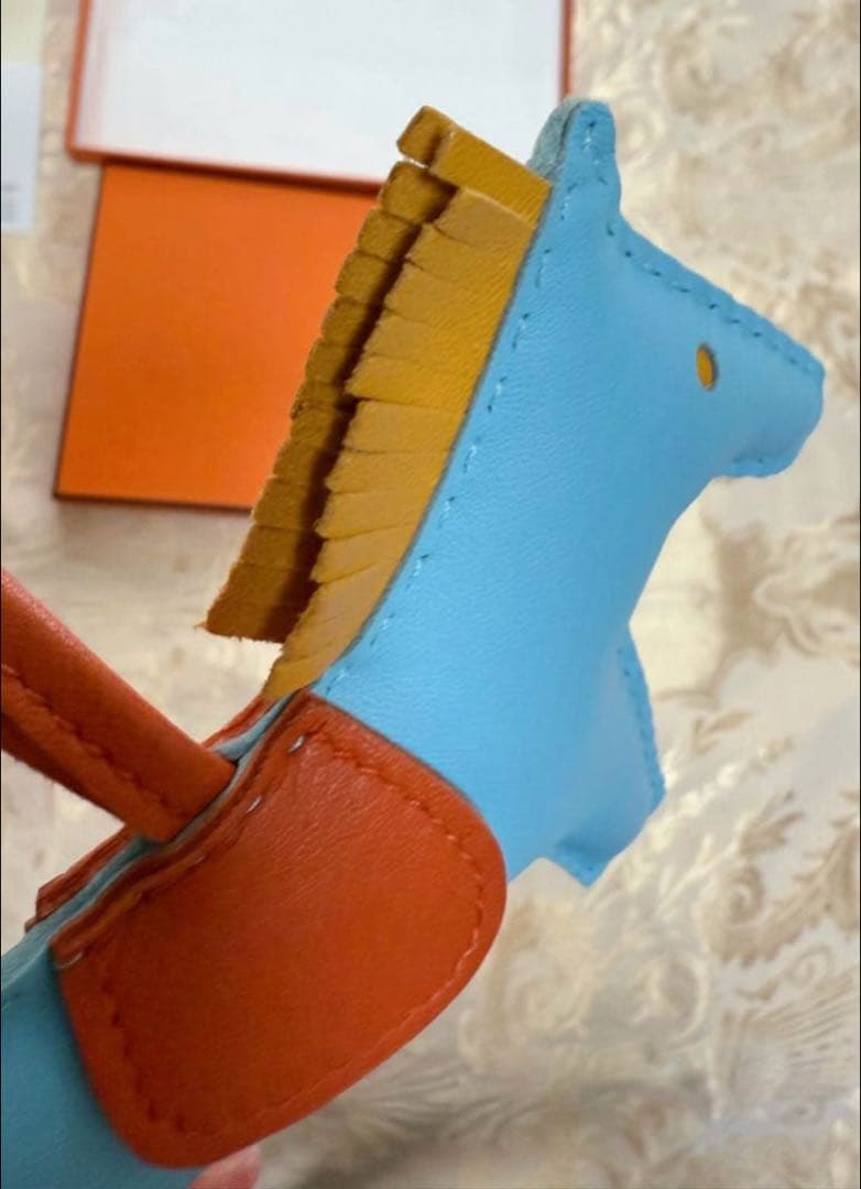 ⭐️未使用近い⭐️ エルメス ロデオ MM セレステ カーネリアン ブトンドール