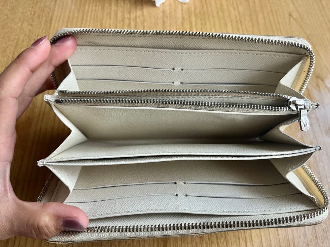 ルイヴィトン長財布　エピホワイト （LOUIS VUITTON）