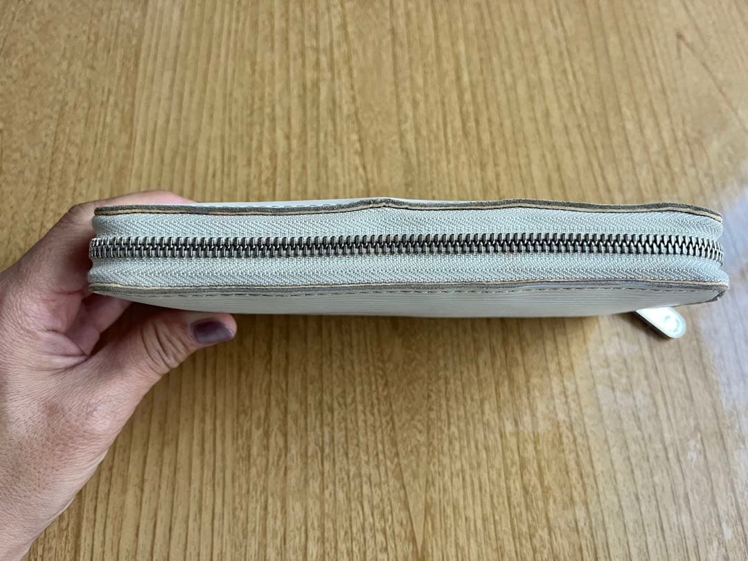 ルイヴィトン長財布　エピホワイト （LOUIS VUITTON）