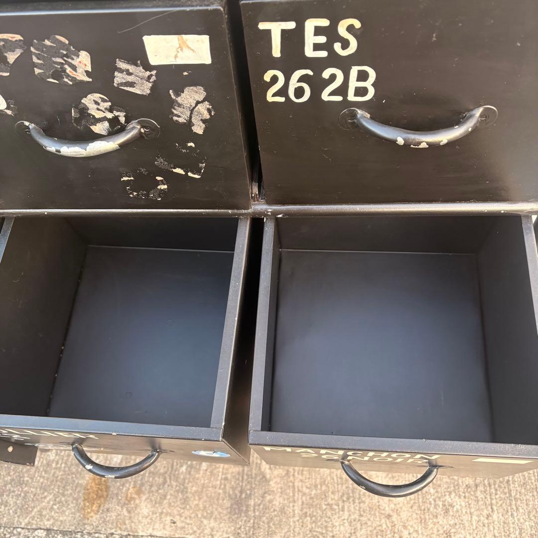 【送料込】スチールチェスト　縦型　12杯　インダストリアル