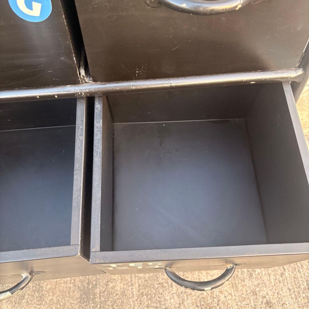 【送料込】スチールチェスト　縦型　12杯　インダストリアル