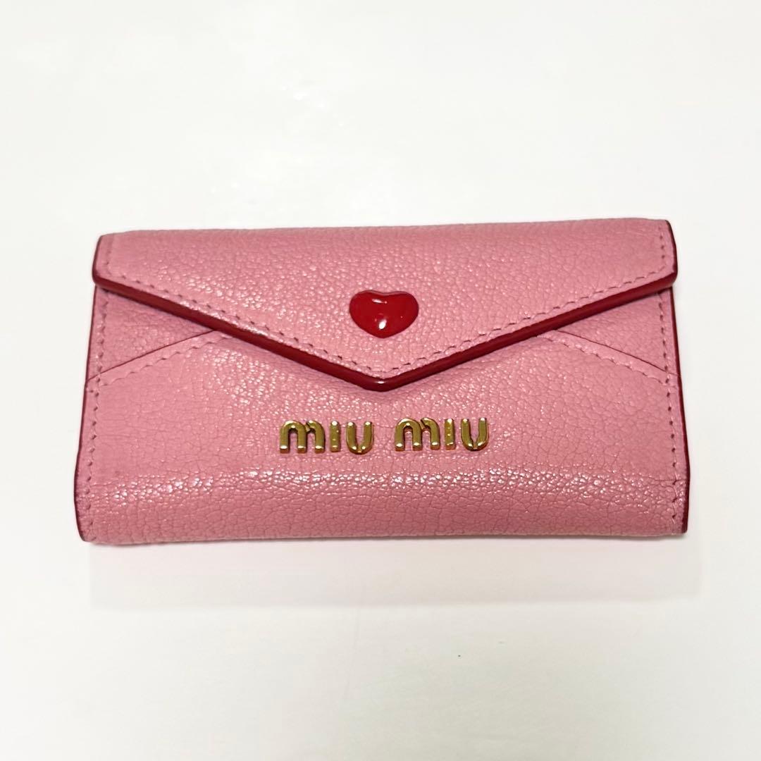MIUMIU ピンク レザー キーケース 5PG222