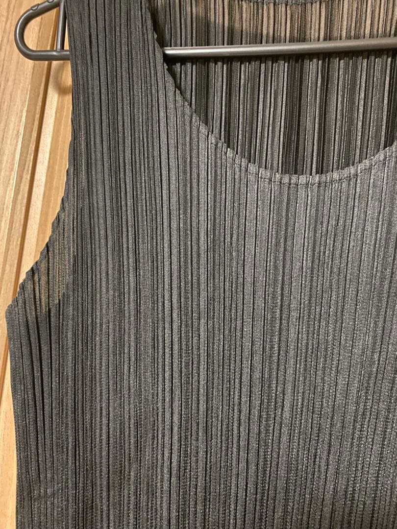 PLEATS PLEASE ISSEY MIYAKE ノースリーブ