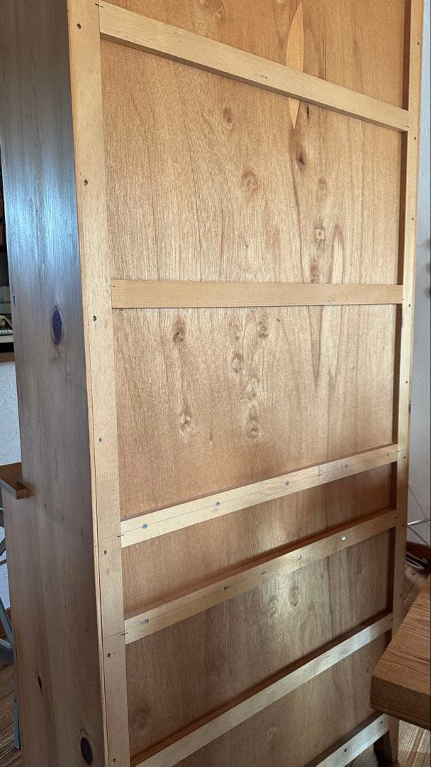 2/10まで。早く売りたいのでお値引きしてます！木製食器棚 ガラス扉付き