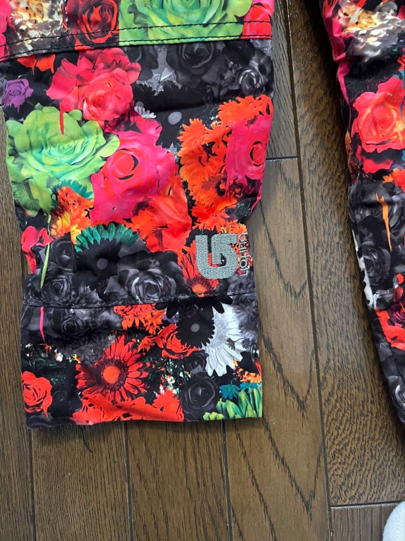 Burton 花柄スノーボードウェア 上下セット　Mサイズ