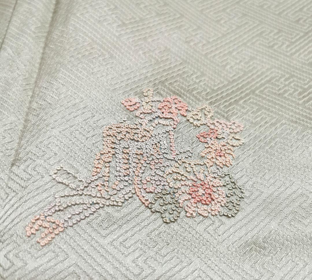 【相良刺繍】淡グリーンに相良刺繍 お役立ち付け下げ 紋意匠 地紋
