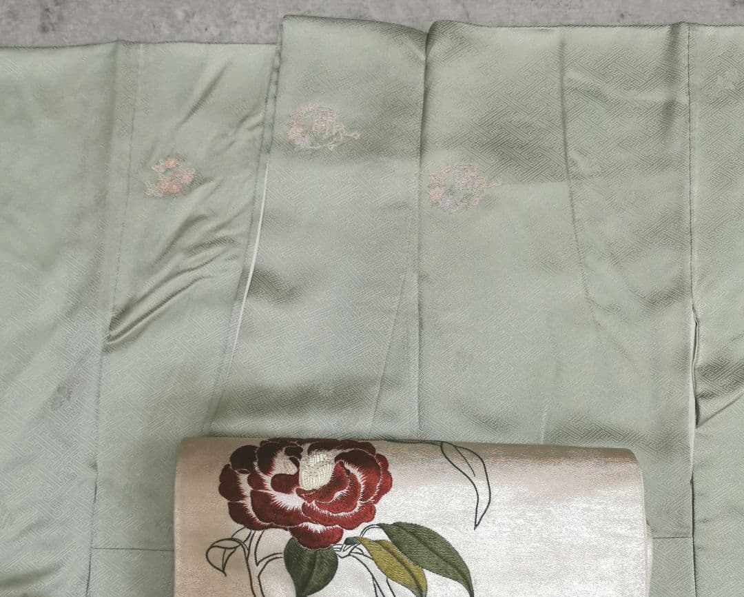 【相良刺繍】淡グリーンに相良刺繍 お役立ち付け下げ 紋意匠 地紋