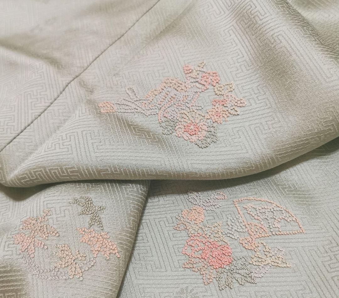 【相良刺繍】淡グリーンに相良刺繍 お役立ち付け下げ 紋意匠 地紋