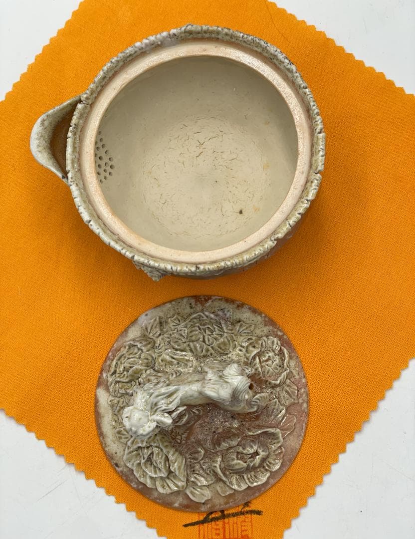 備前焼　白備前　難波誠治作　獅子　宝瓶　NS8