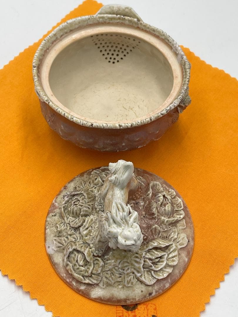 備前焼　白備前　難波誠治作　獅子　宝瓶　NS8