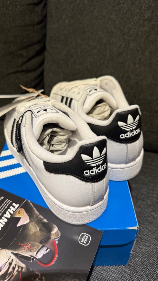 adidas Superstar スニーカー 240