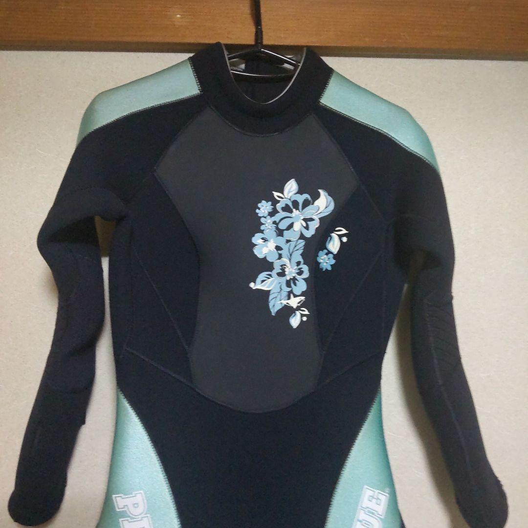 お値下げしました❕ ウエットスーツ　レディース５ミリ