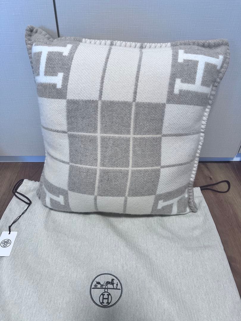 【新品】エルメス アヴァロンIII PM クッション HERMES