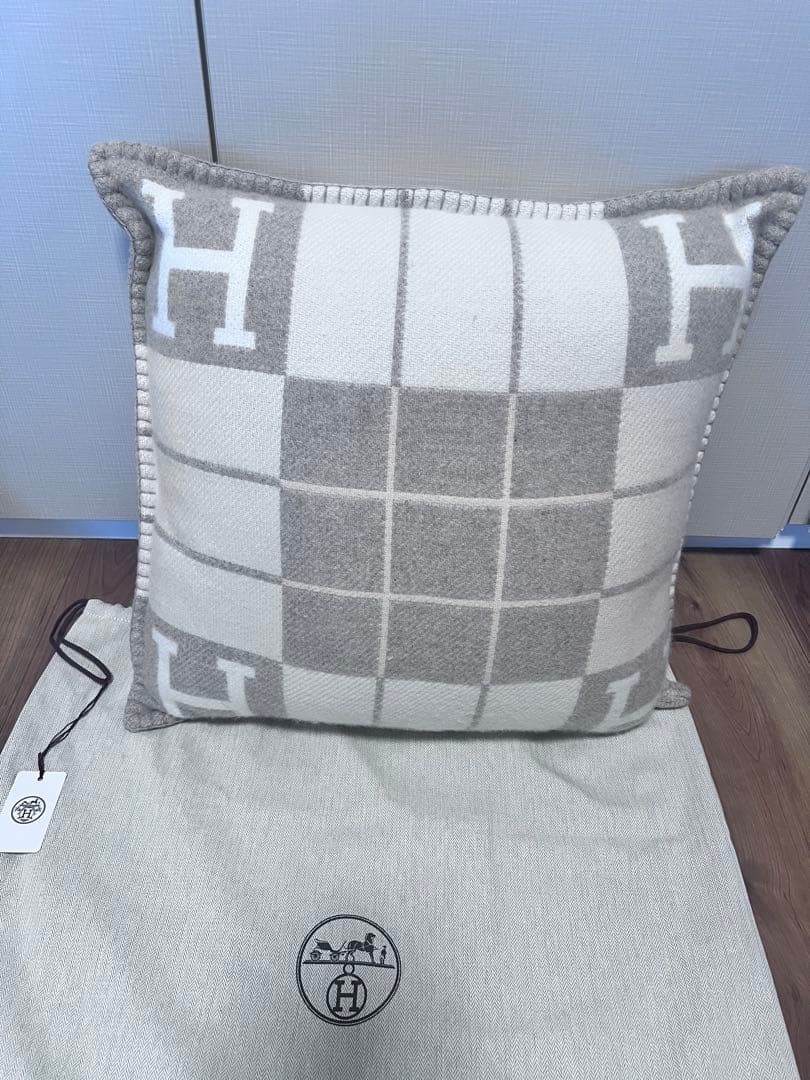 【新品】エルメス アヴァロンIII PM クッション HERMES