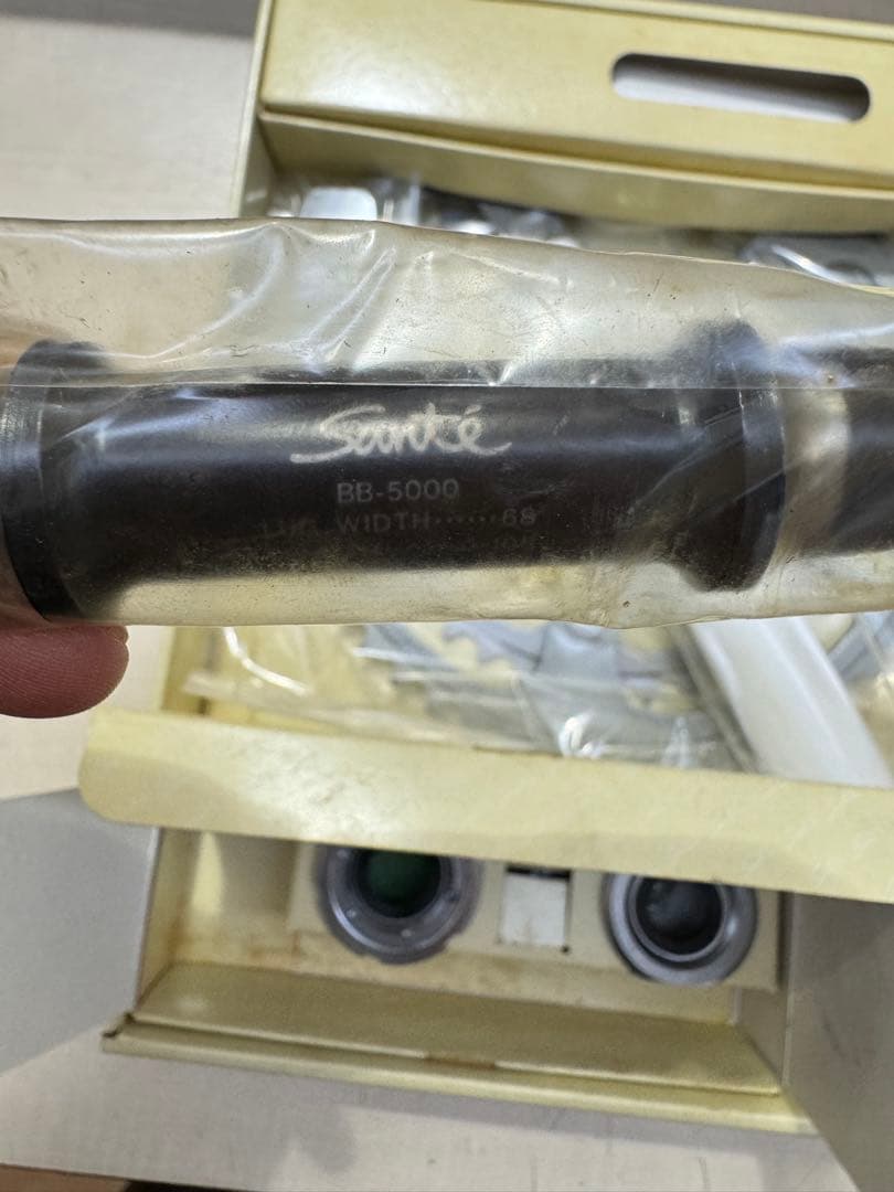 新品未使用　箱入り　クランクセット　ボトムブラケット　サンテ