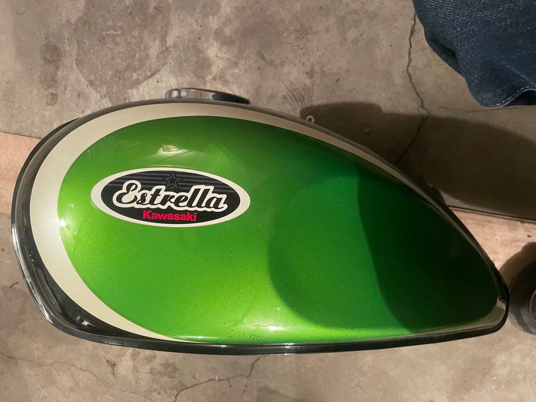 エストレヤ　タンク