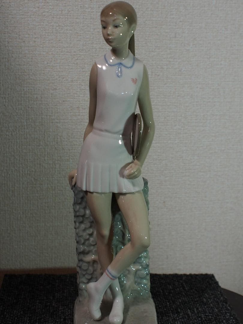 高島屋 【ノリタケ リヤドロ】 テニスボールを持つ美少女 ・共箱付 ・極美品