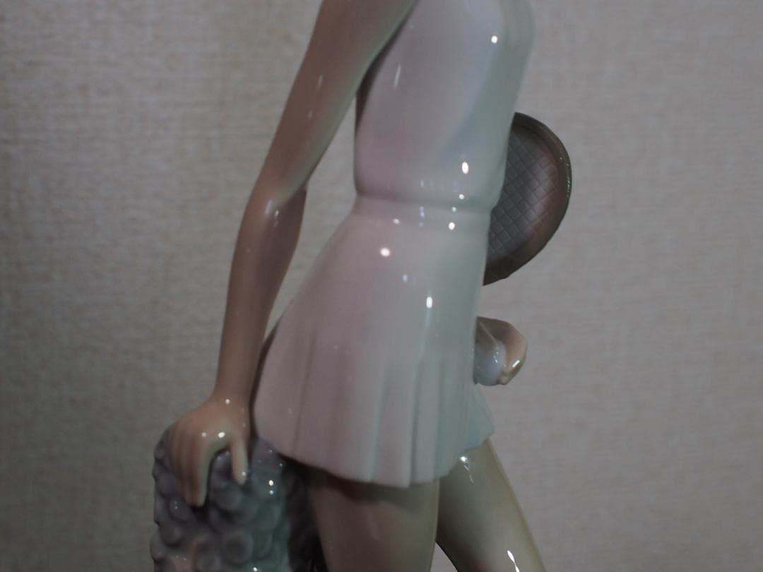 高島屋 【ノリタケ リヤドロ】 テニスボールを持つ美少女 ・共箱付 ・極美品