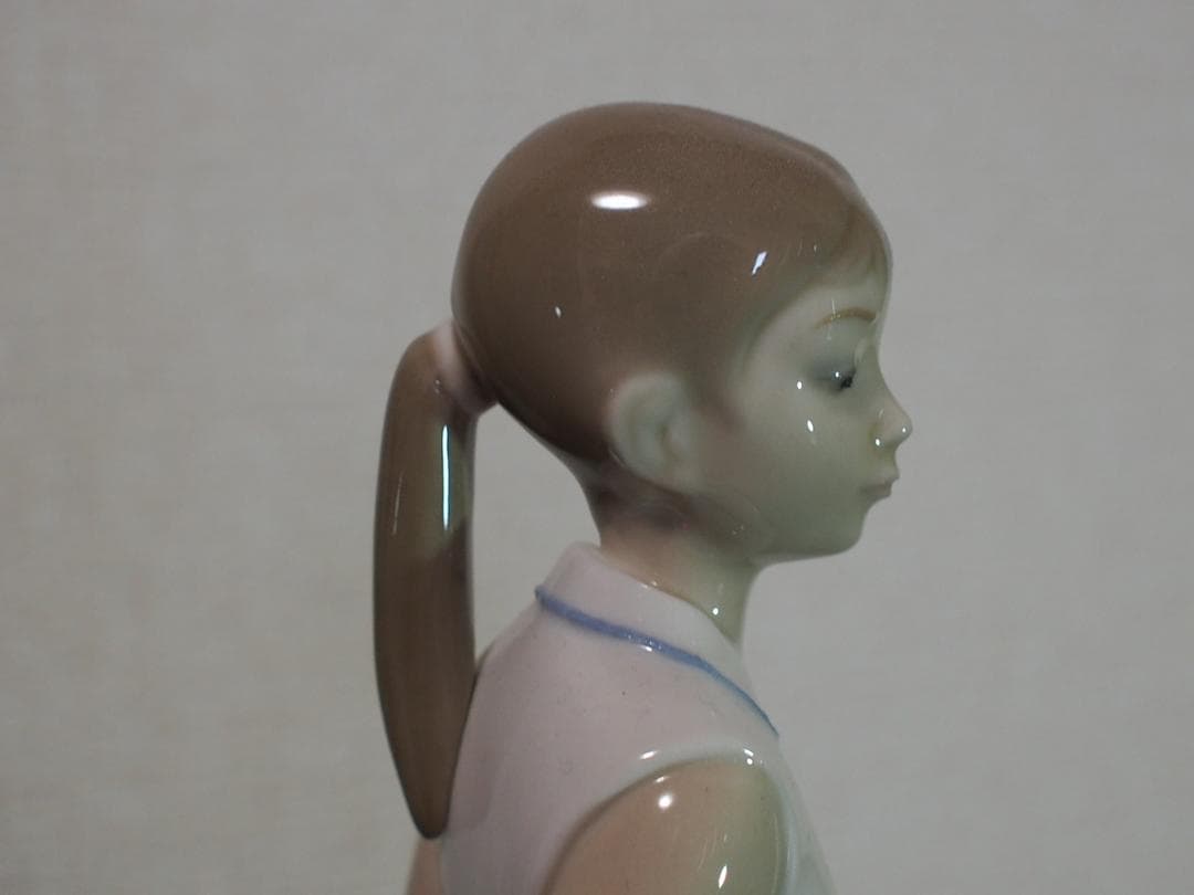 高島屋 【ノリタケ リヤドロ】 テニスボールを持つ美少女 ・共箱付 ・極美品