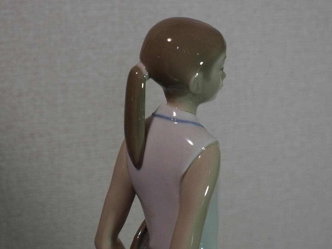 高島屋 【ノリタケ リヤドロ】 テニスボールを持つ美少女 ・共箱付 ・極美品