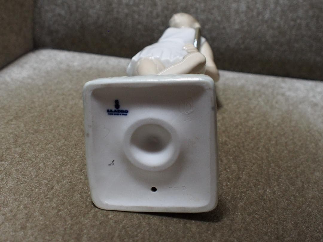 高島屋 【ノリタケ リヤドロ】 テニスボールを持つ美少女 ・共箱付 ・極美品