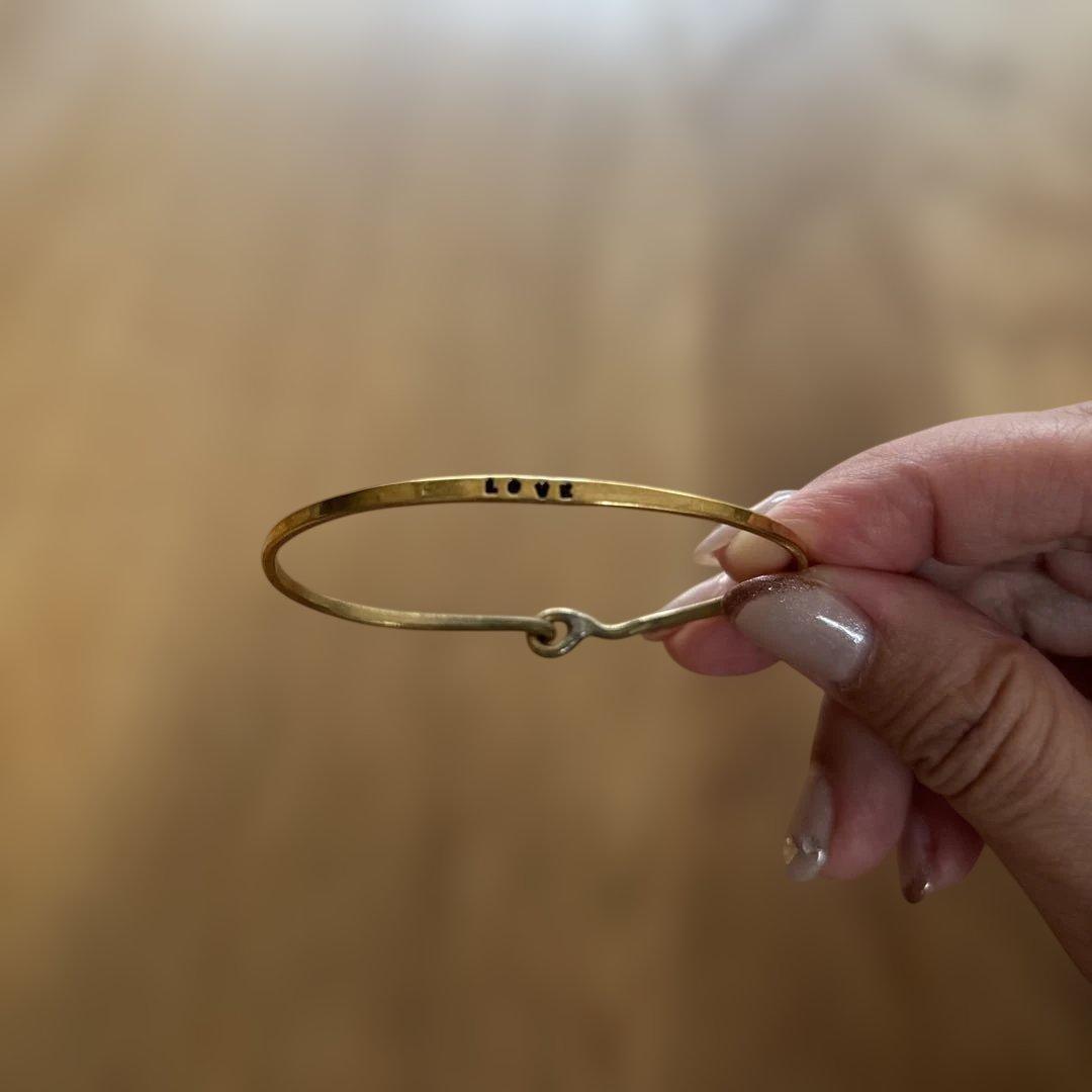 セルジュ・トラヴァル　LOVE バングル　ゴールド　アッシュペーフランス