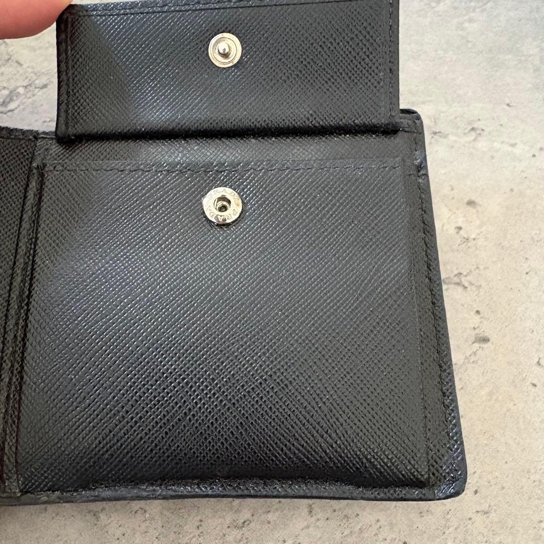 PRADA プラダ　二つ折り財布